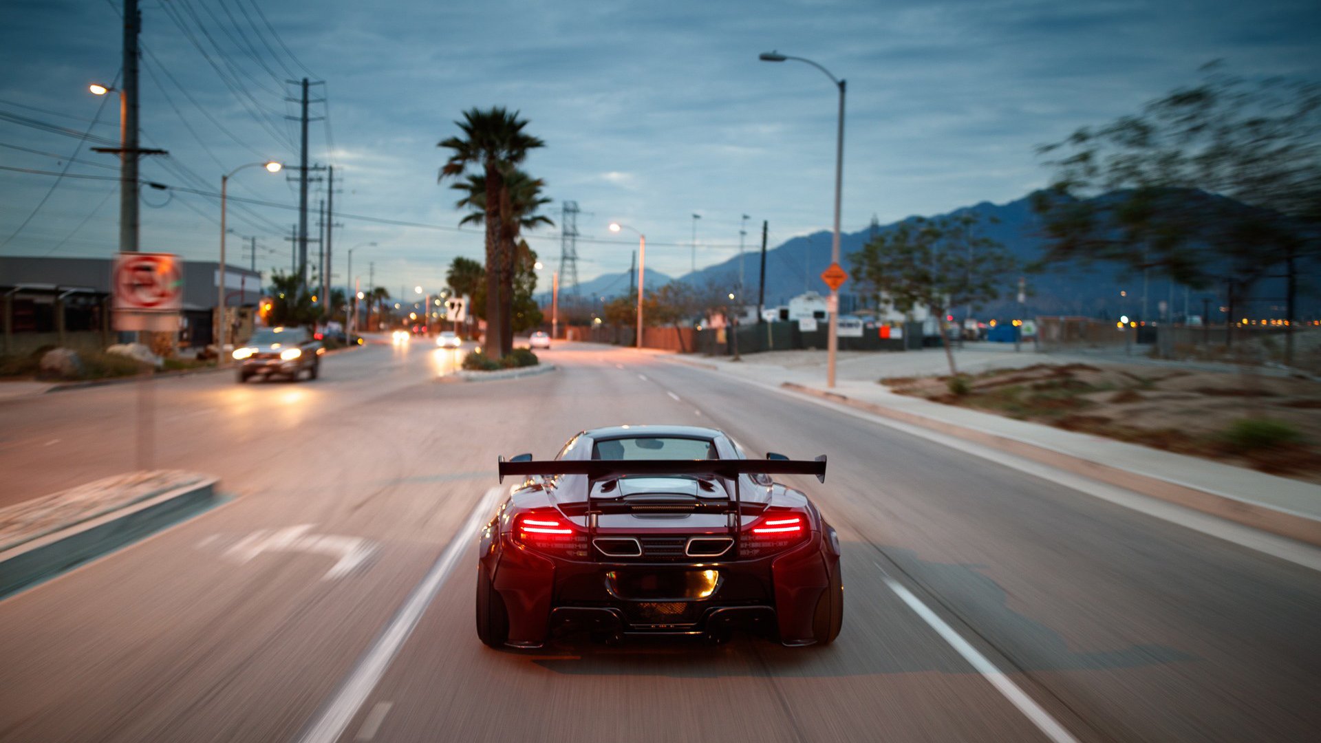 皇家马德里主场4-2击败塞维利亚，完美收官2024年，皇家马德里球赛