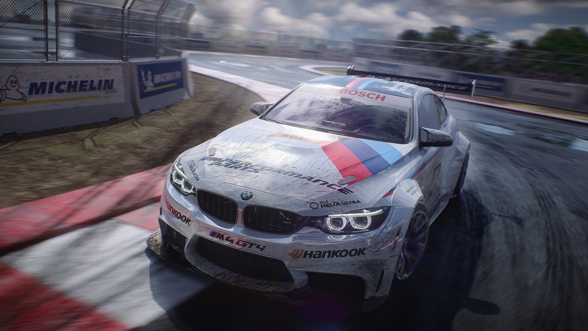 紧张比赛中球员们拼尽全力，呈现出令人瞩目的表现，比赛紧张有序