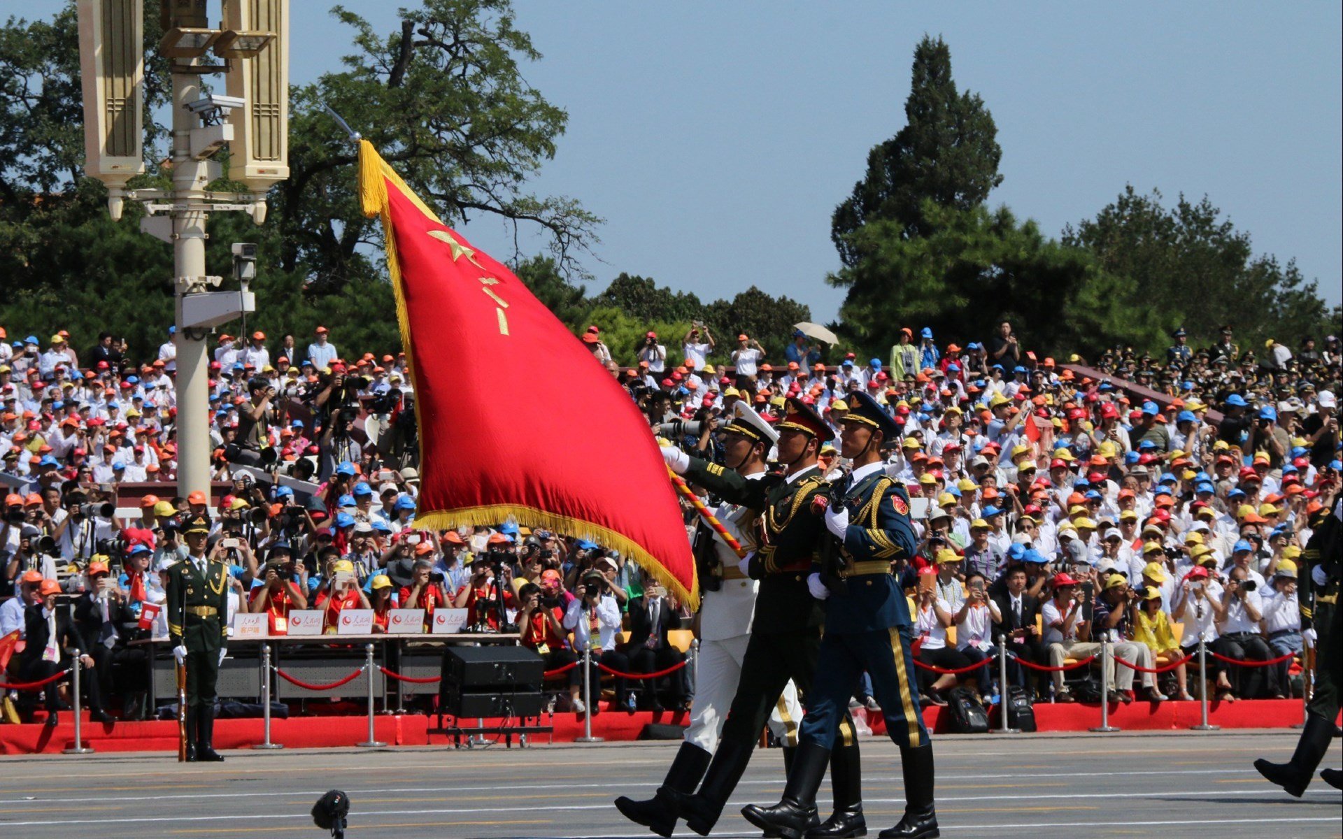 快船核心球员休赛期苦练持球突破技巧，快船打法